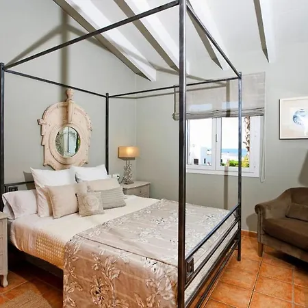 Bini Cel - Exclusive, Charming, Heated Pool, Perfect Location Near Beach 比尼贝卡