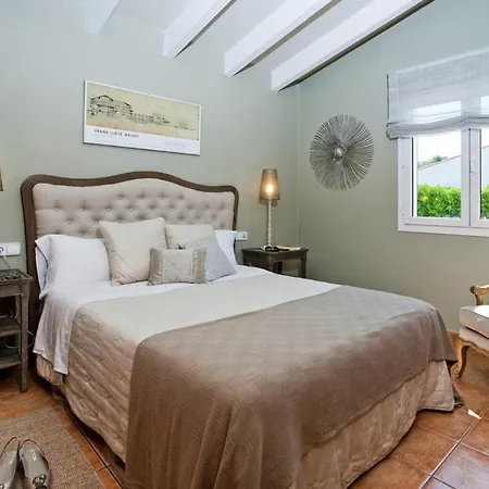 Bini Cel - Exclusive, Charming, Heated Pool, Perfect Location Near Beach فيلة
